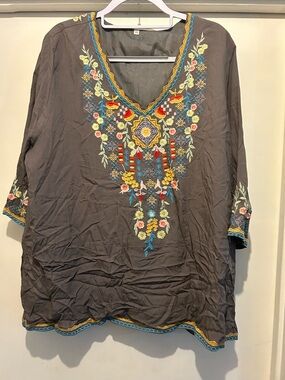 Boho Embroidered V-Neck Tunic Top - Gray with Multicolor Accents